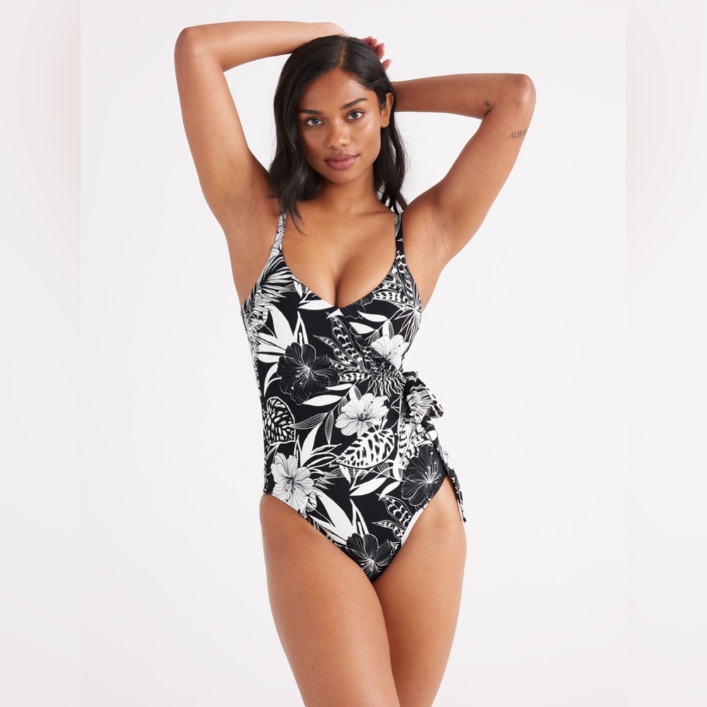 Knix - Leakproof Side-Tie One Piece Swimsuit - Hibiscus Heat - Medium